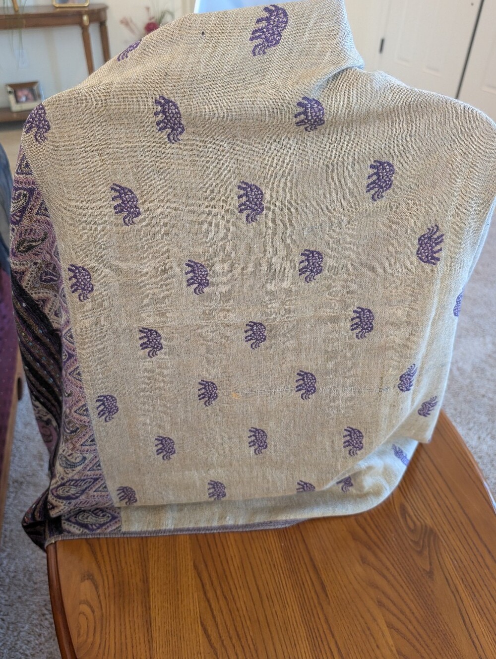 Cashmere Purple Elephant Motif Pashmina - Picture 4 of 6